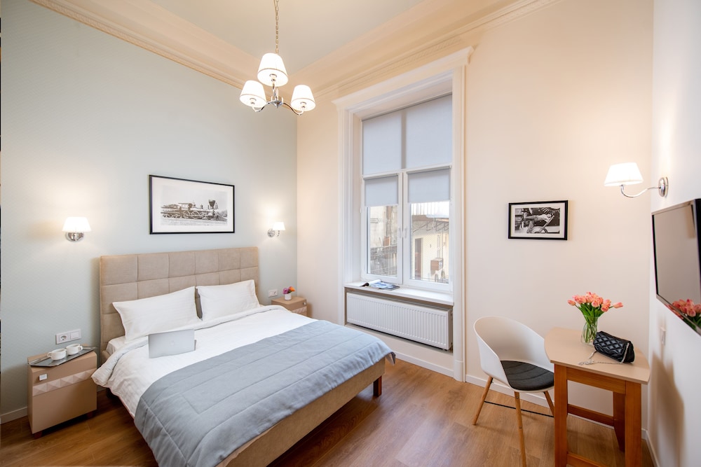 Superior Room, 1 Queen Bed, Non Smoking photo 1