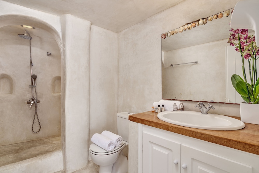 Suite, Sea View - Photo 13