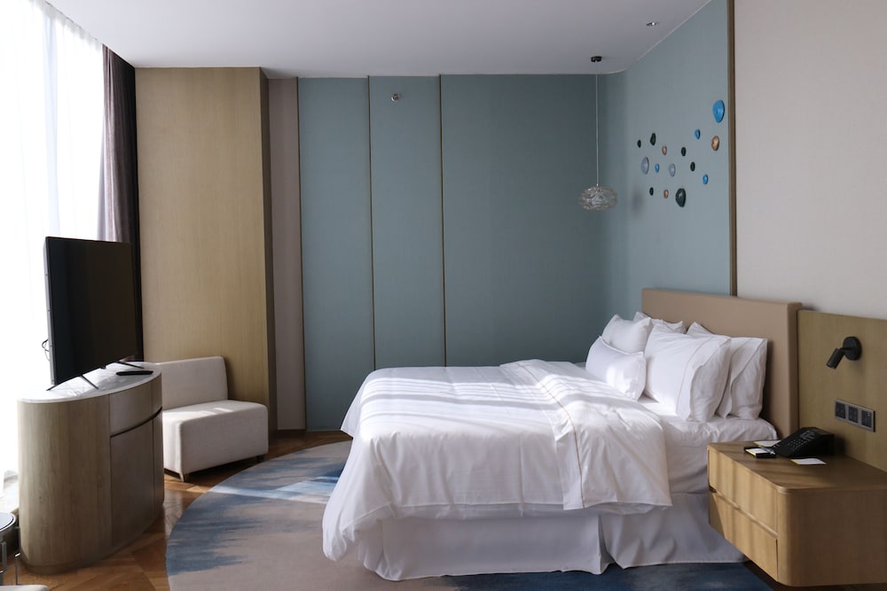 Club Suite, 1 Bedroom - Photo 5