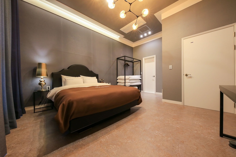 Panoramic Penthouse, 2 Bedrooms, Non Smoking, Ocean View - Photo 3