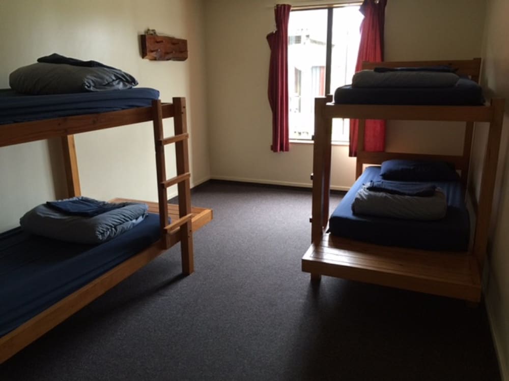 Shared Dormitory, Shared Bathroom photo 2