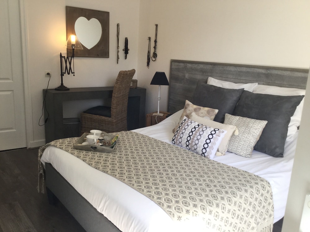 Double Room (1) photo 3