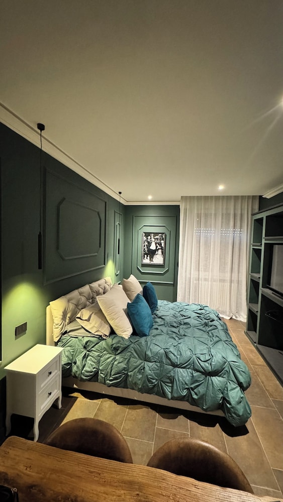Deluxe Apartment photo 2