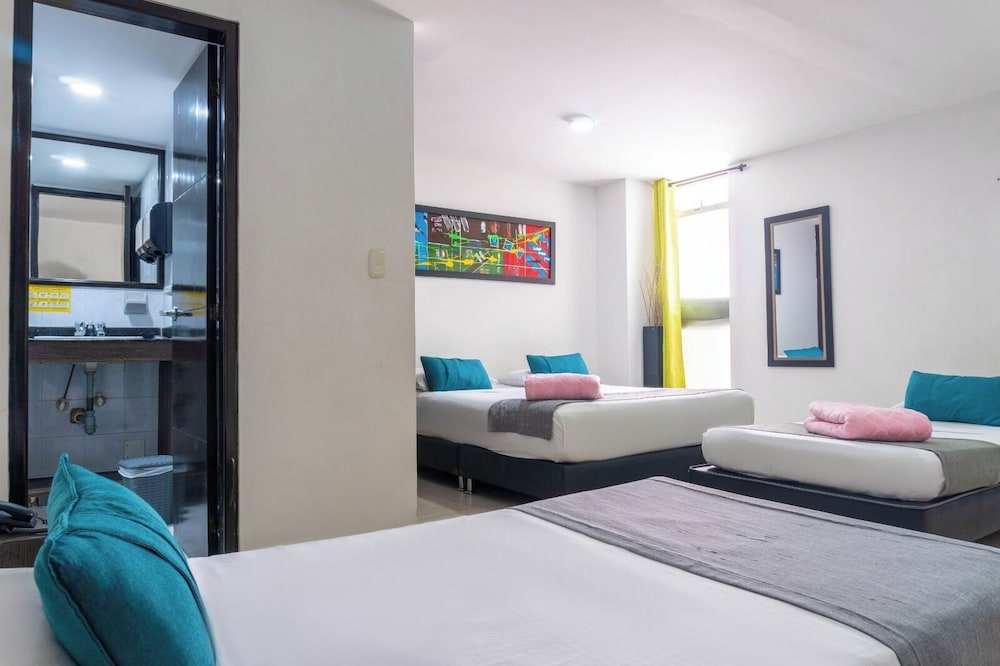 Classic Quadruple Room, City View