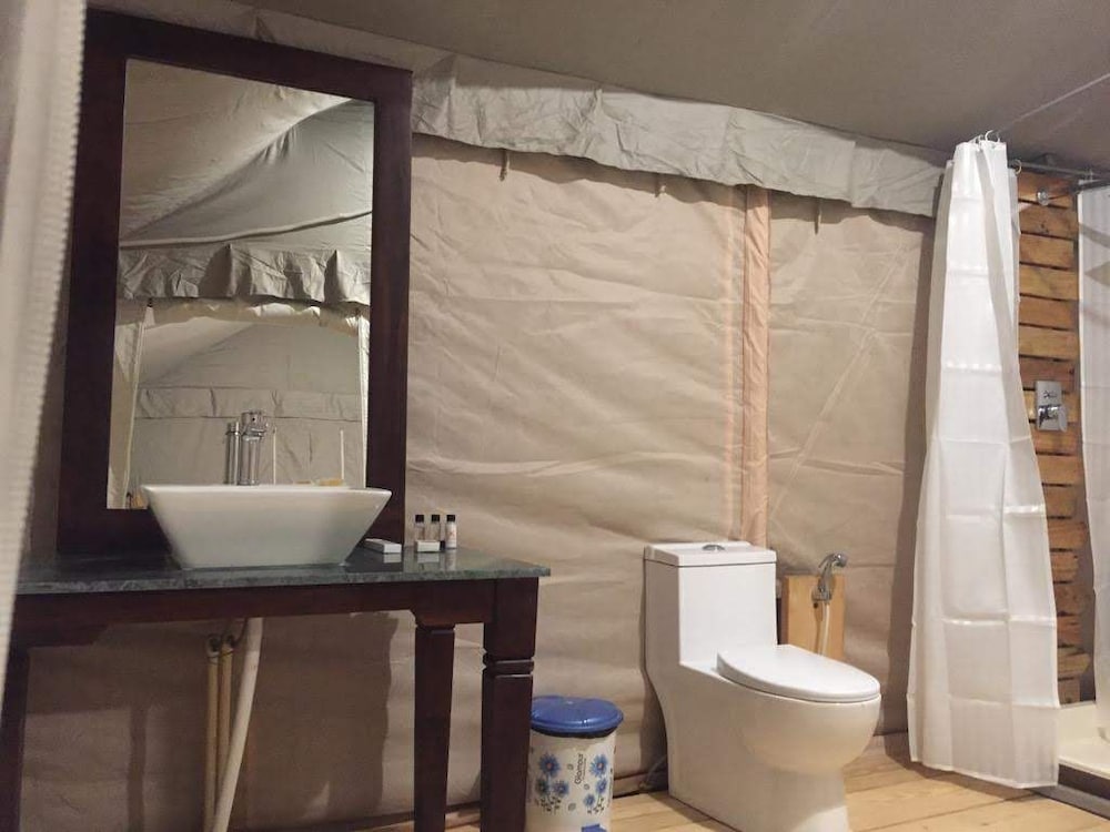 Luxury Tent, 1 Bedroom, Non Smoking, Private Bathroom photo 3