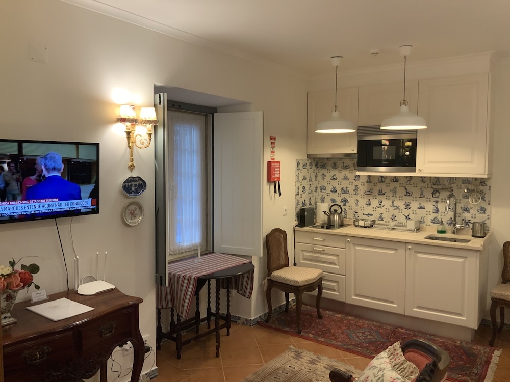 Superior Studio, 1 King Bed, Non Smoking, Patio (Rosas), photo 6