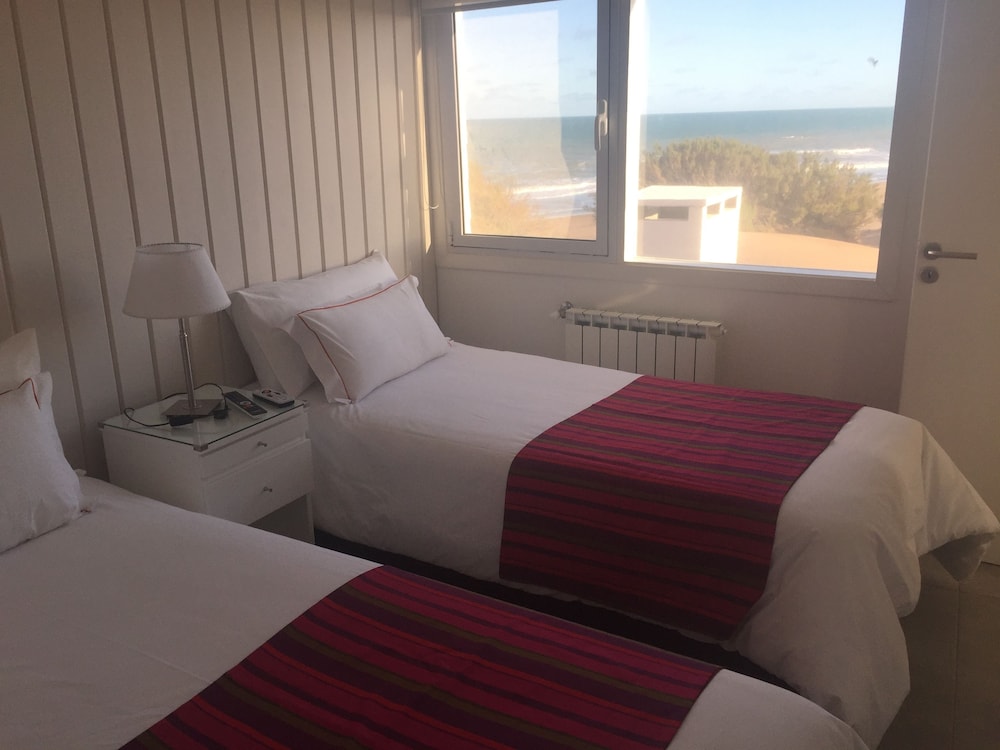 Deluxe Apartment, 1 King Bed, Terrace, Sea View photo 2