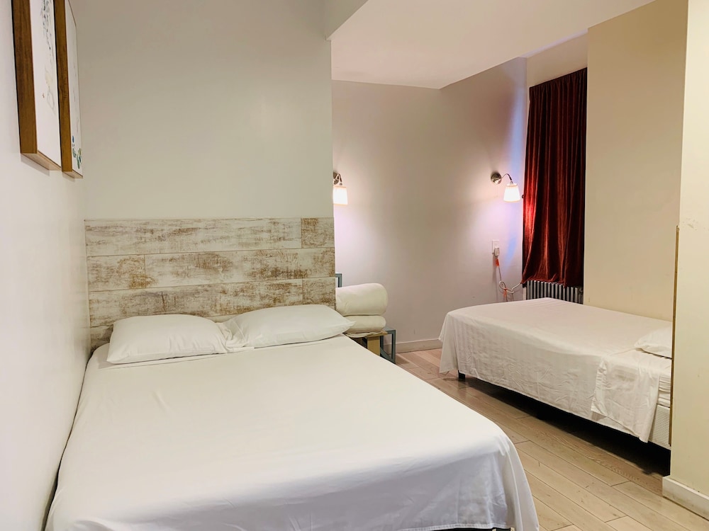 Basic Triple Room photo 1