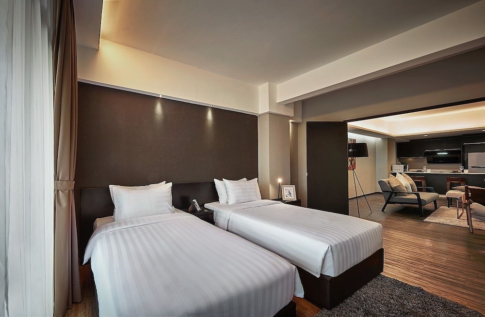 Premier Suite, 2 Twin Beds photo 2
