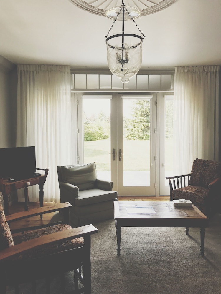 Premium Studio Suite, 1 King Bed, Kitchen, Ground Floor