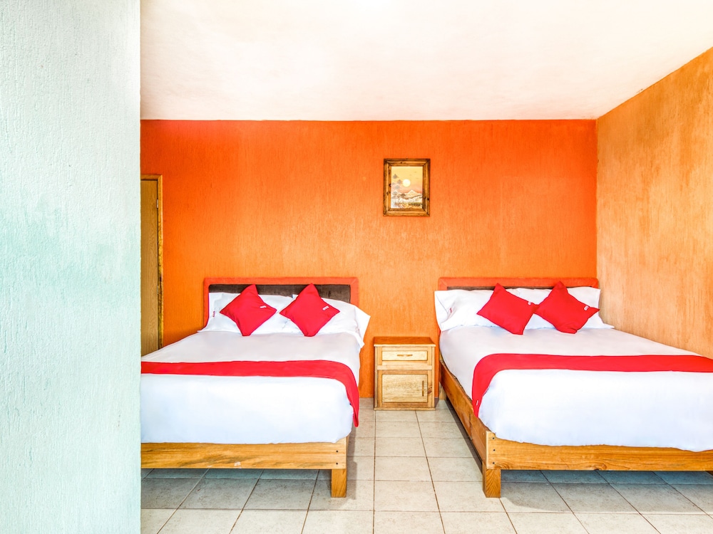 Quintuple Room w/Small Balcony (#7-8) photo 3