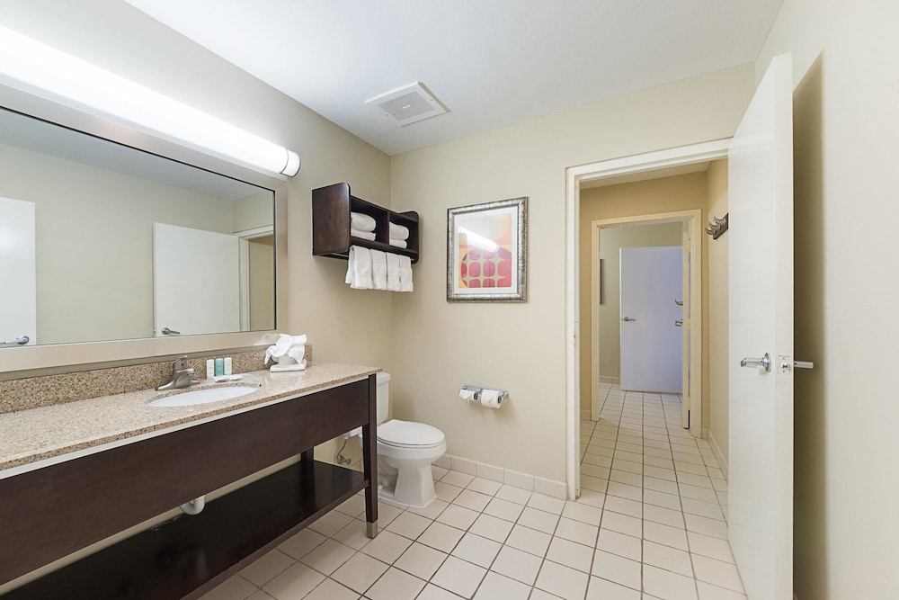 Suite, Multiple Beds, Non Smoking - Photo 5