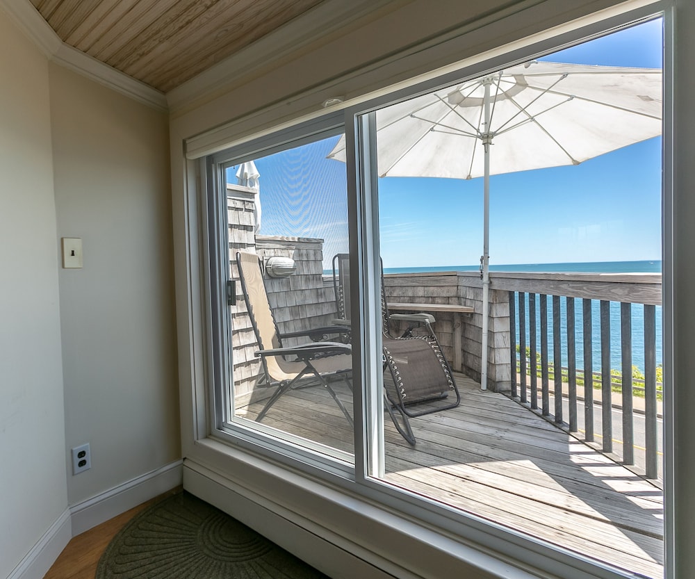 Premium Room, 1 Queen Bed, Balcony, Ocean View photo 2