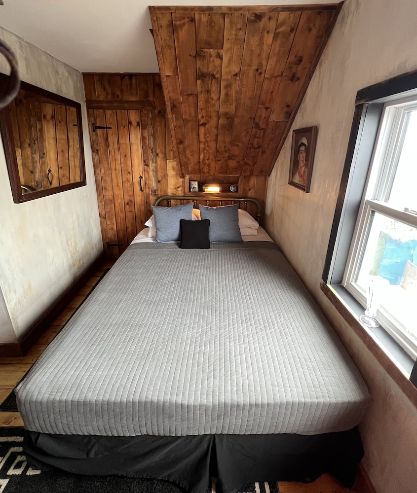 Signature Double Room, Men only photo 3