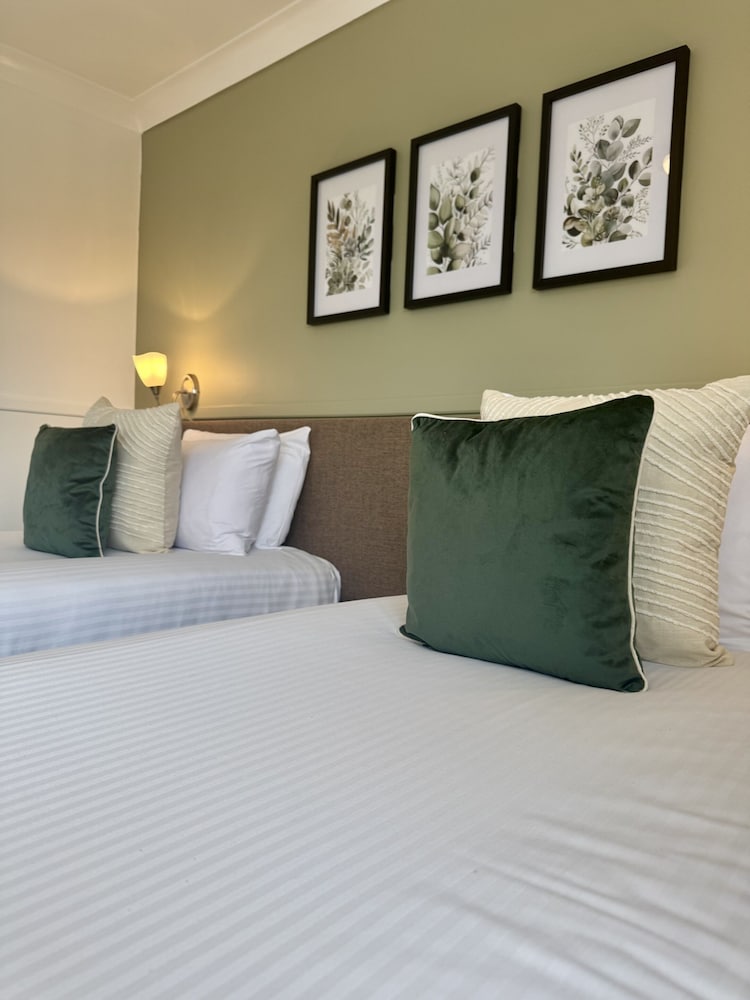 Standard Twin Room, Ensuite - Photo 4