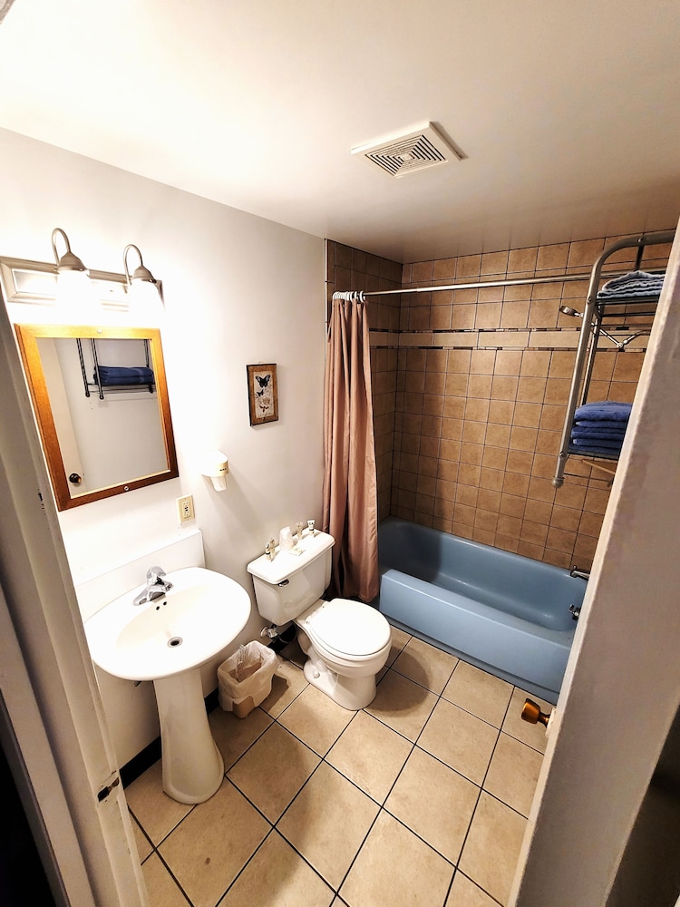 Basic Double Room photo 2