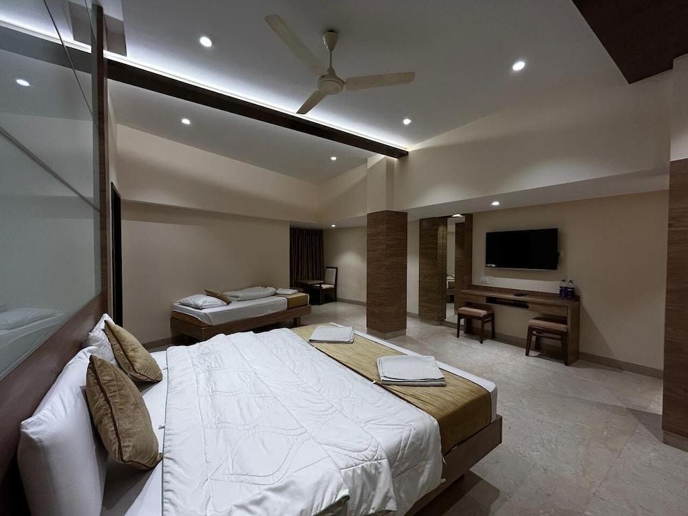 Premium Triple Room