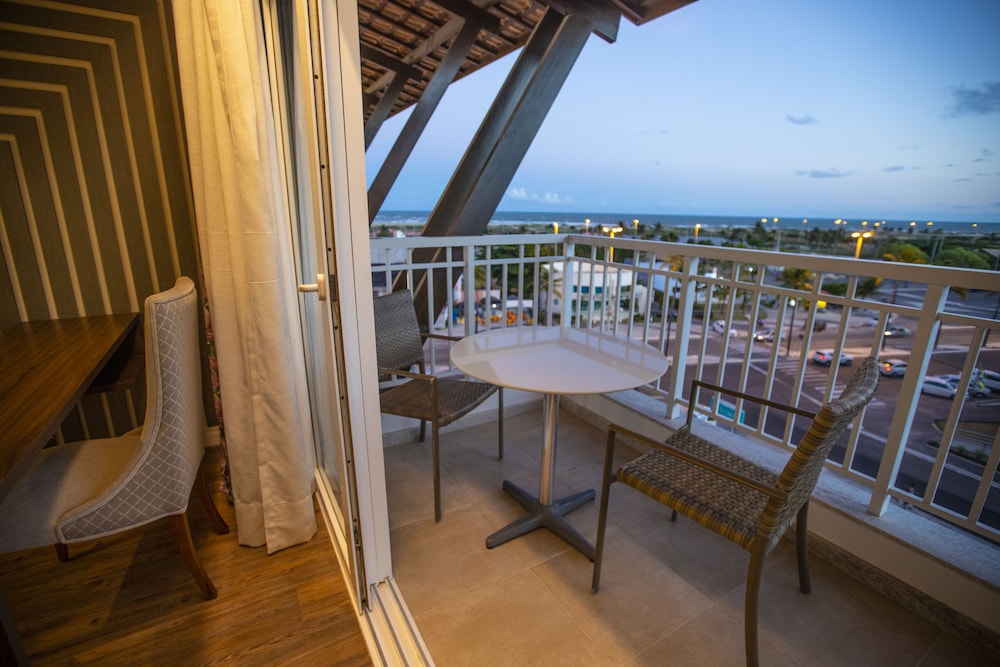 South Diamond Semi Presidential Suite thumbnail 5