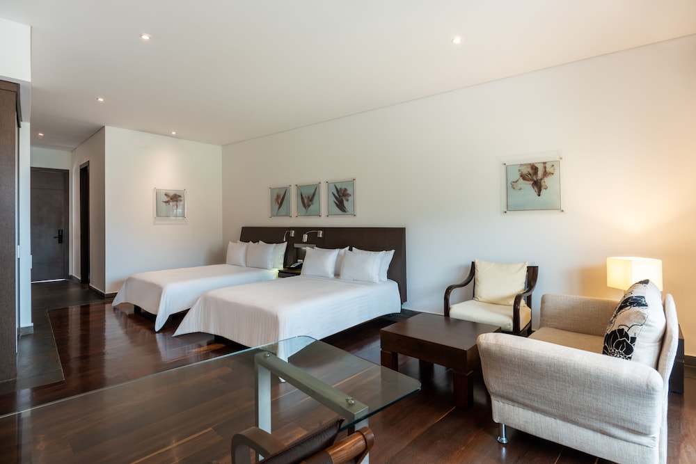 Luxury Suite, 2 Double Beds - Photo 3
