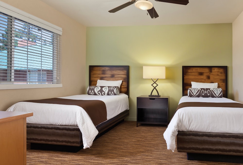 Deluxe Condo, 2 Bedrooms, Non Smoking photo 3