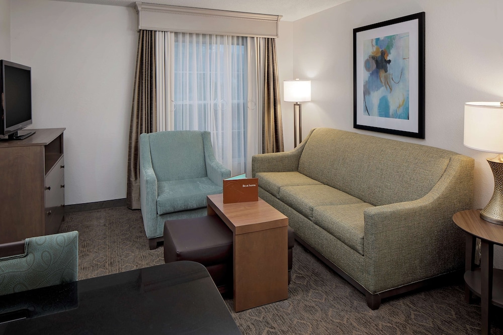 Suite, 1 King Bed, Accessible (Hearing) - Photo 3