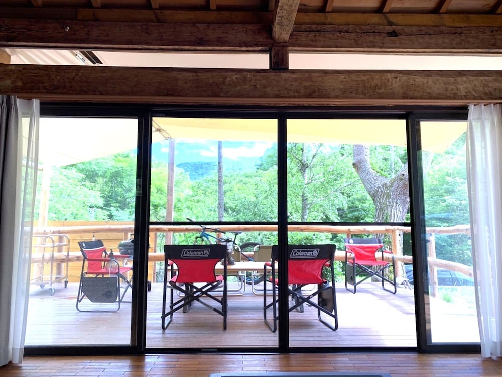 Luxury Studio Suite, Balcony, Mountain View photo 3