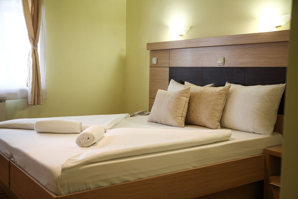 Economy Double Room - Photo 4