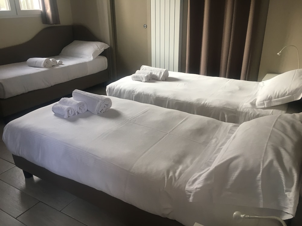 Classic Triple Room photo 1