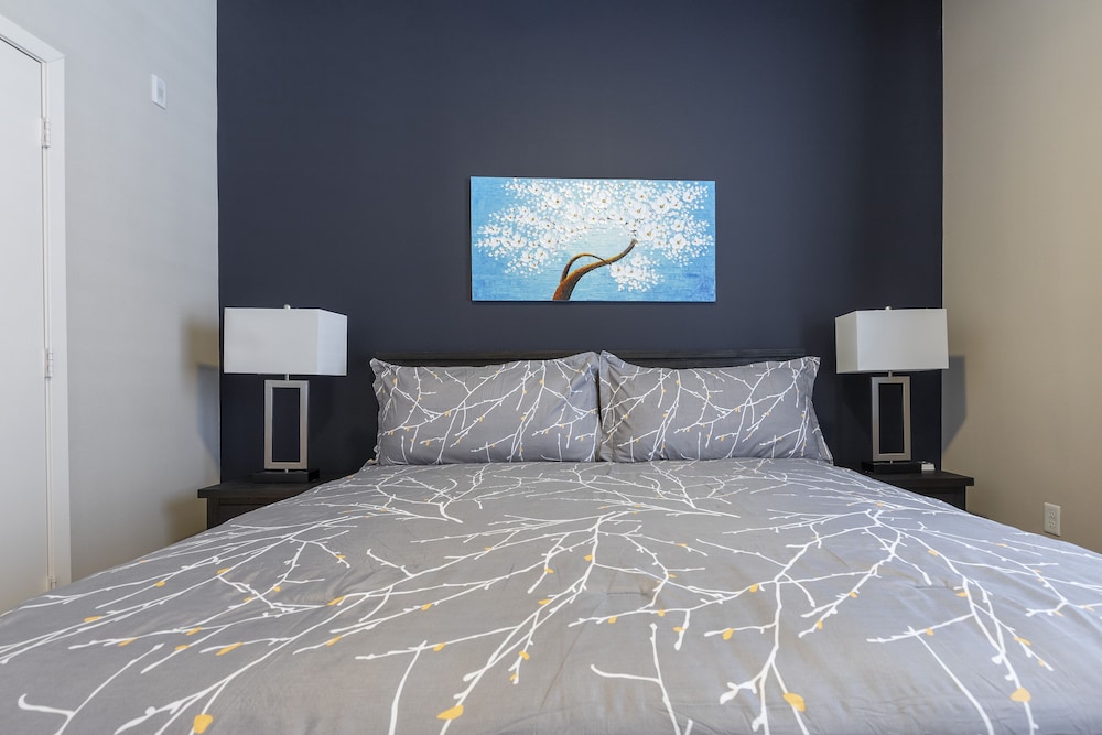 Luxury Condo, 1 Bedroom