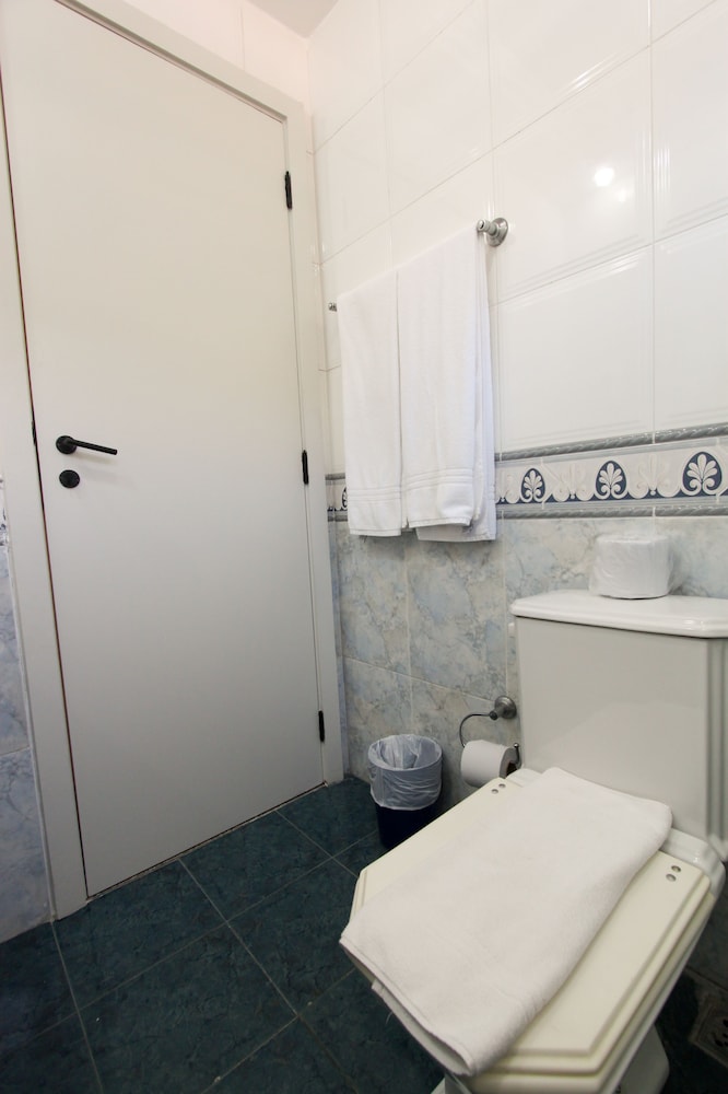 Deluxe Double or Twin Room photo 3