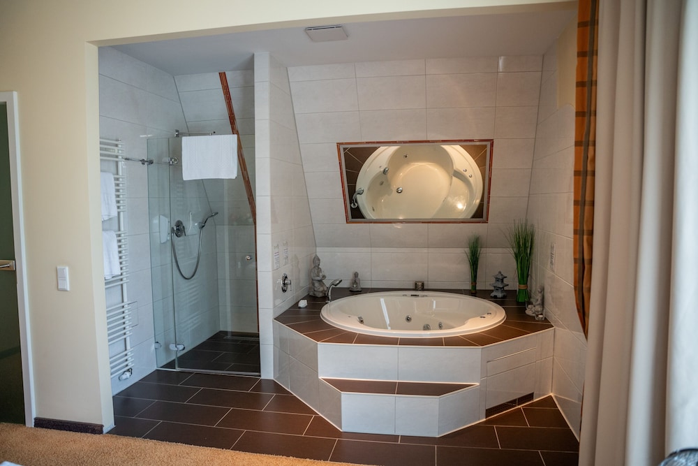 Deluxe Suite, Accessible, Ensuite