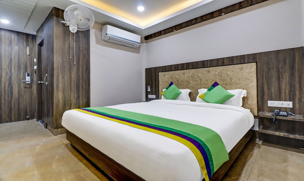 Deluxe Room - Photo 1
