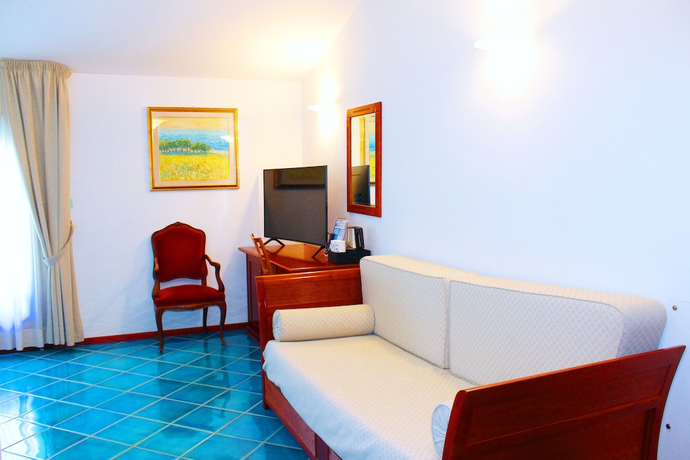 Deluxe Double Room, Sea View photo 2