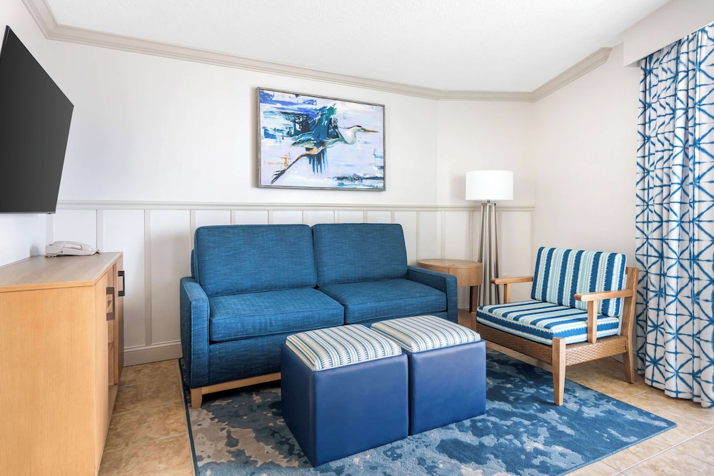 1 Bedroom Queen Suite with Sofabed - Photo 6