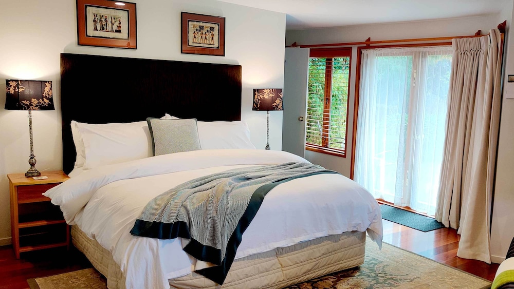 Premium Double Room, 1 King Bed, Pool Access, Garden Area photo 1