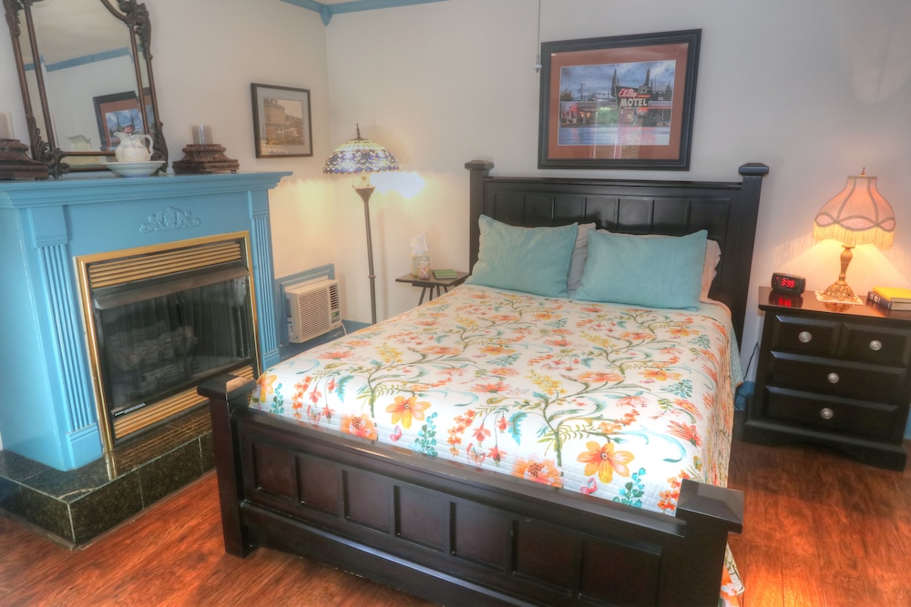 Hillside Suite photo 1
