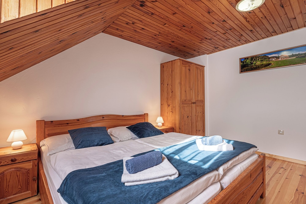 Family Apartment, Multiple Bedrooms (Eco farm Mikl Spruce Tree Apartment) photo 2