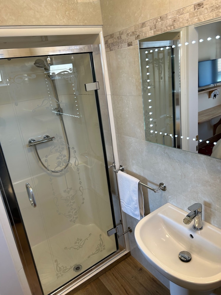 Deluxe Double Room - Photo 7