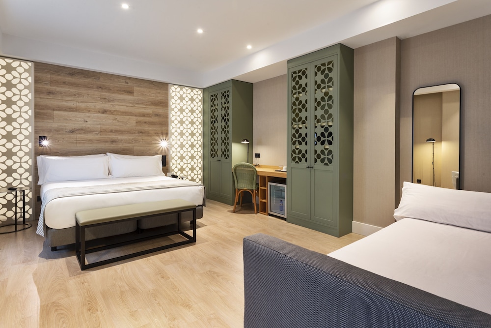 Premium Room (Single Use) - Photo 1