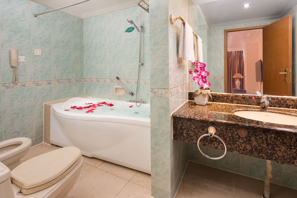 Deluxe Suite photo 3
