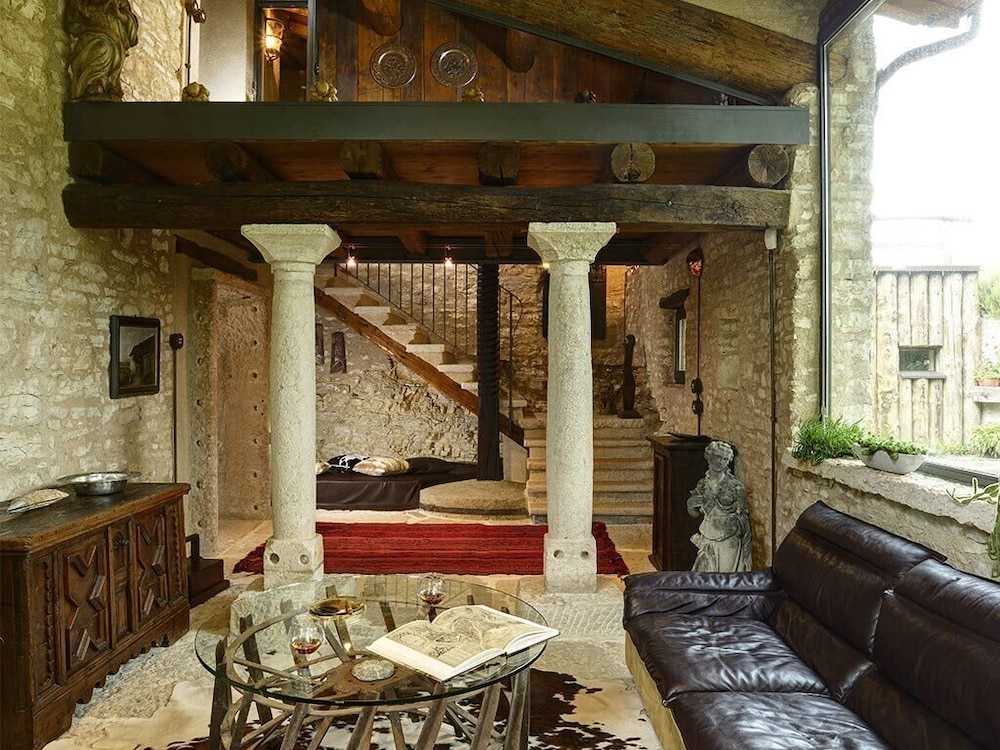 Signature Suite, Annex Building photo 3