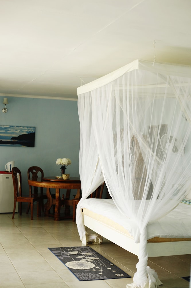 Family Apartment, 2 Bedrooms, Beach View photo 3