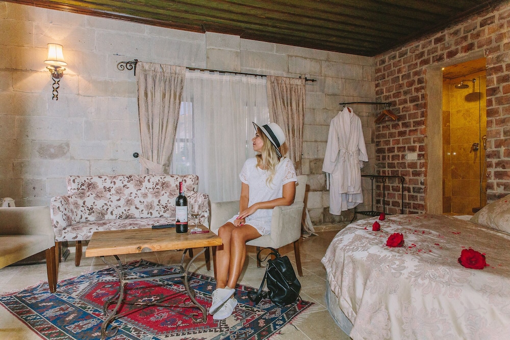 Deluxe Stone Room photo 3