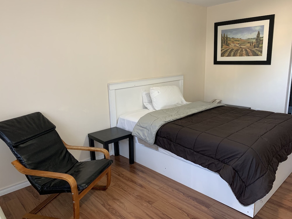 Standard Room, 1 Queen Bed, Kitchenette, Park View photo 2