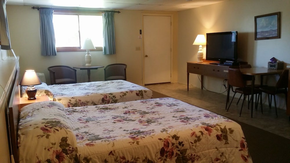 Deluxe Room, 2 Double Beds, Non Smoking, Kitchenette (Pet Friendly: Guests with a Pet Only)