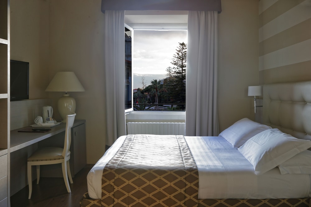 Double Room, Partial Sea View - Photo 4