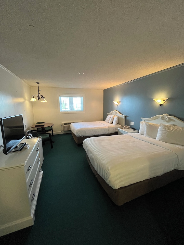 Basic Room, 2 Double Beds