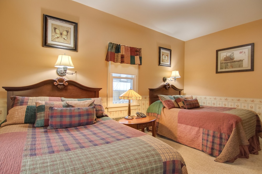 Traditional Room, 2 Double Beds photo 2