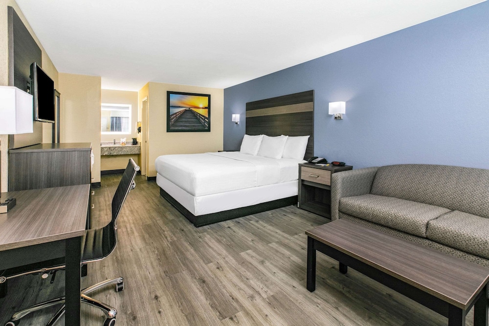 Room, 1 King Bed, Non Smoking - Photo 1