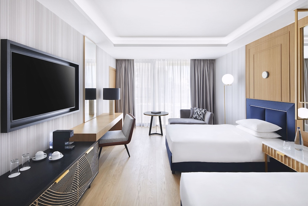 2 Twin Beds Acropolis View with Grand Club Deluxe
